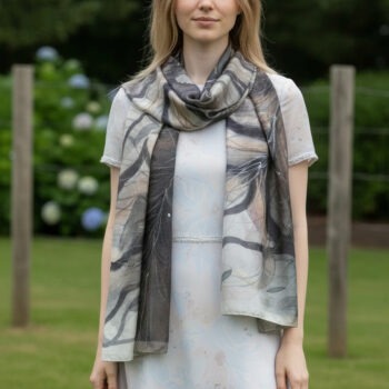 Siidsall pruunides ja hallides toonides